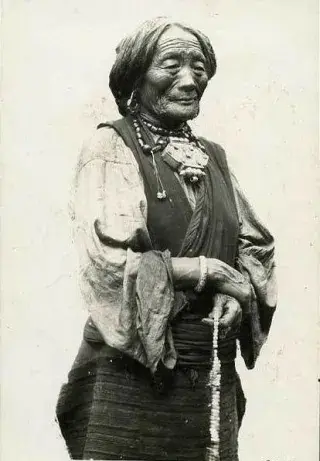 Old Tibetan Priestess with Gau Box Necklace