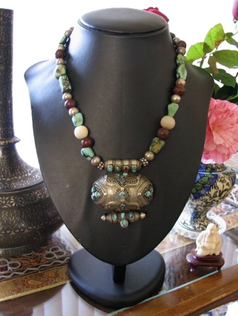 Antique Tibetan Gau Box Necklace, Heirloom Beads Antique Tibetan Gau Box Necklace, Heirloom Beads