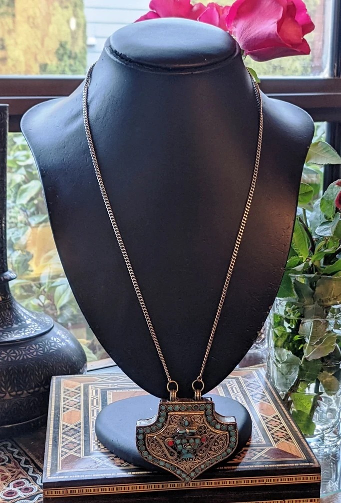 Vintage Nepal Gau Box - Necklace Vintage Nepal Gau Box - Necklace