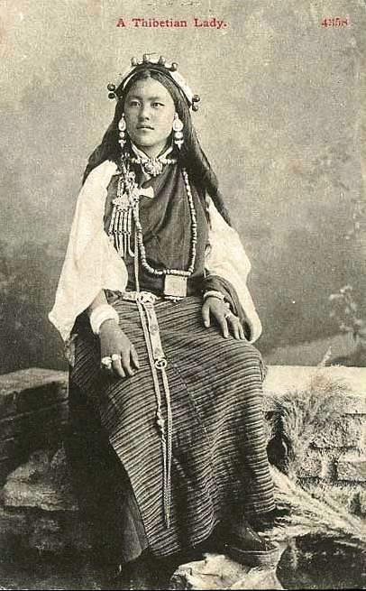 Tibetan Lady Wearing Oval Gau Box Necklace