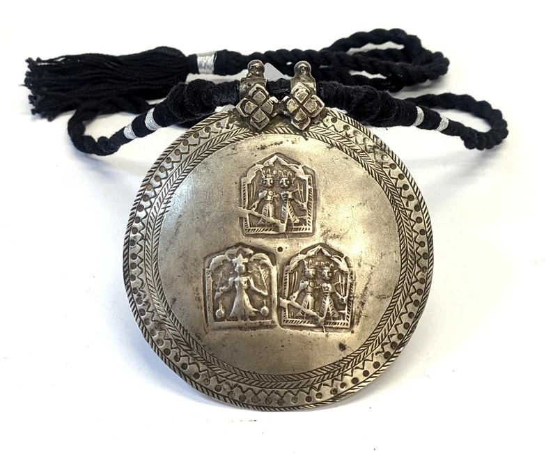 Antique Indian Amulet, Duo Goddess Devi, Hoi Mata Pendant