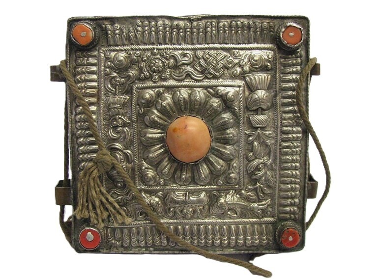 Tibetan Gau Box, Buddhist Emblems